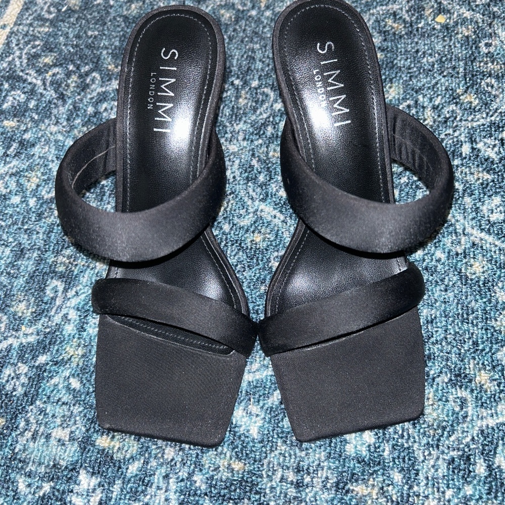 Simmi Square▪️ Toe Heels || VGC!! Never Worn